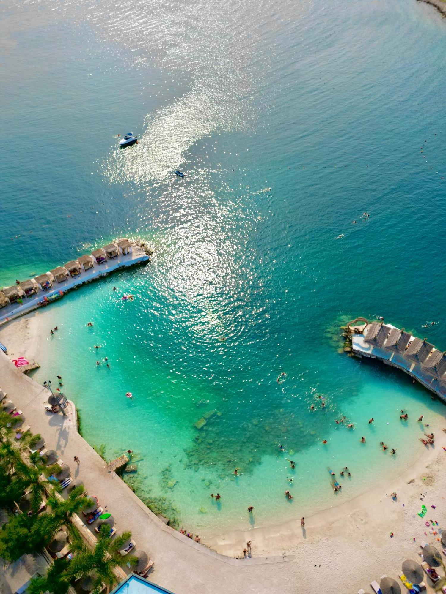 Mucobega Hotel 2 Sarandë Buitenkant foto