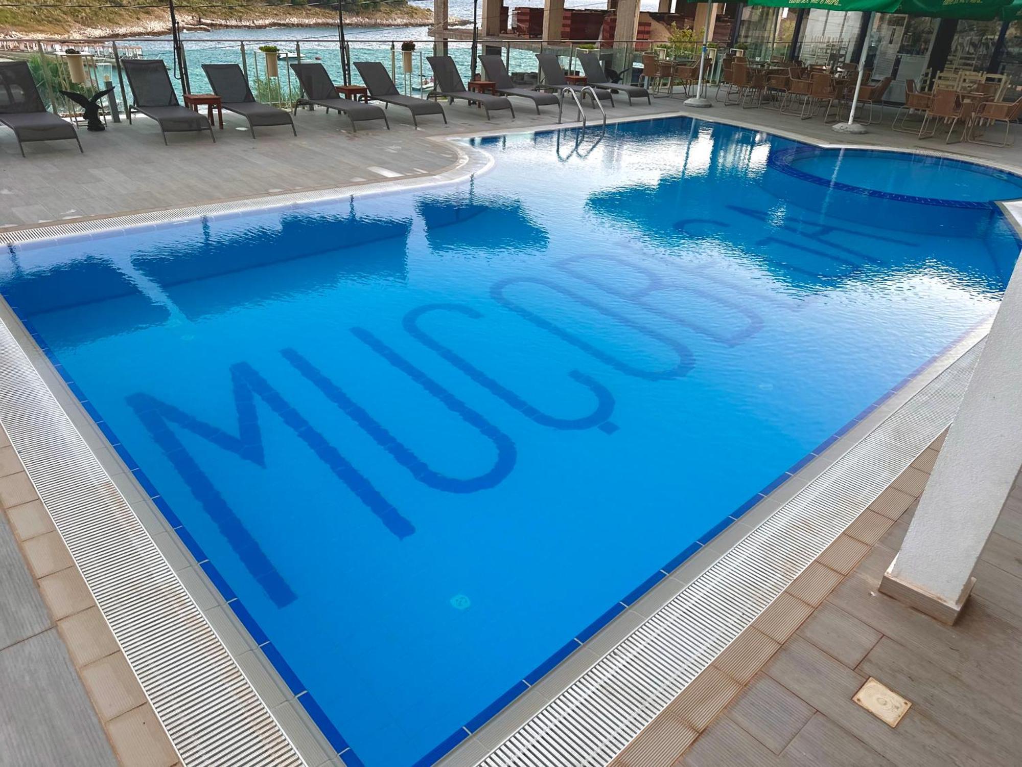 Mucobega Hotel 2 Sarandë Buitenkant foto
