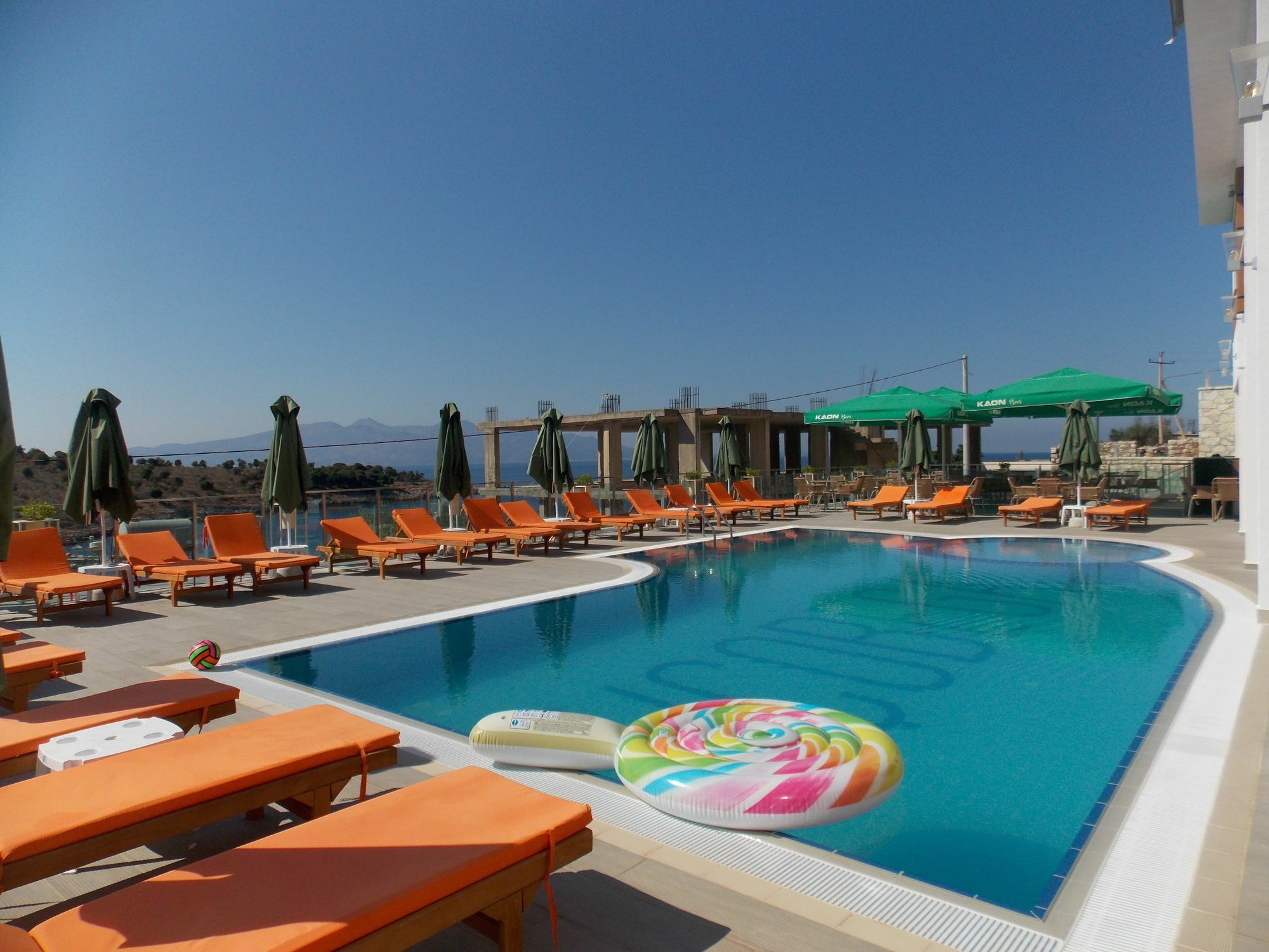 Mucobega Hotel 2 Sarandë Buitenkant foto