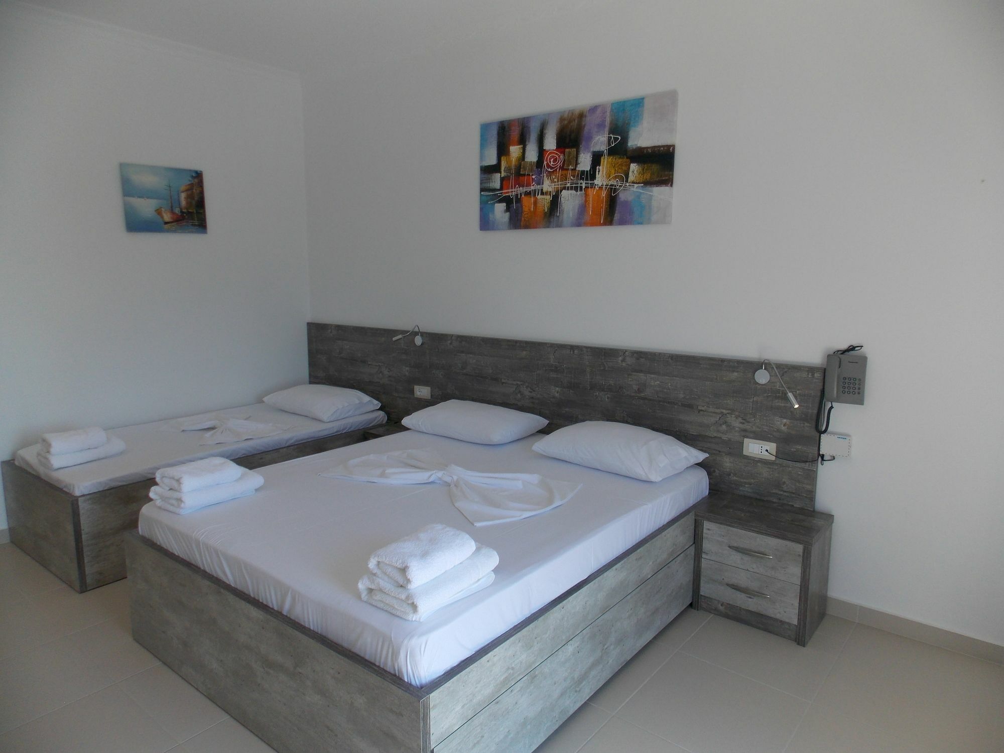 Mucobega Hotel 2 Sarandë Buitenkant foto