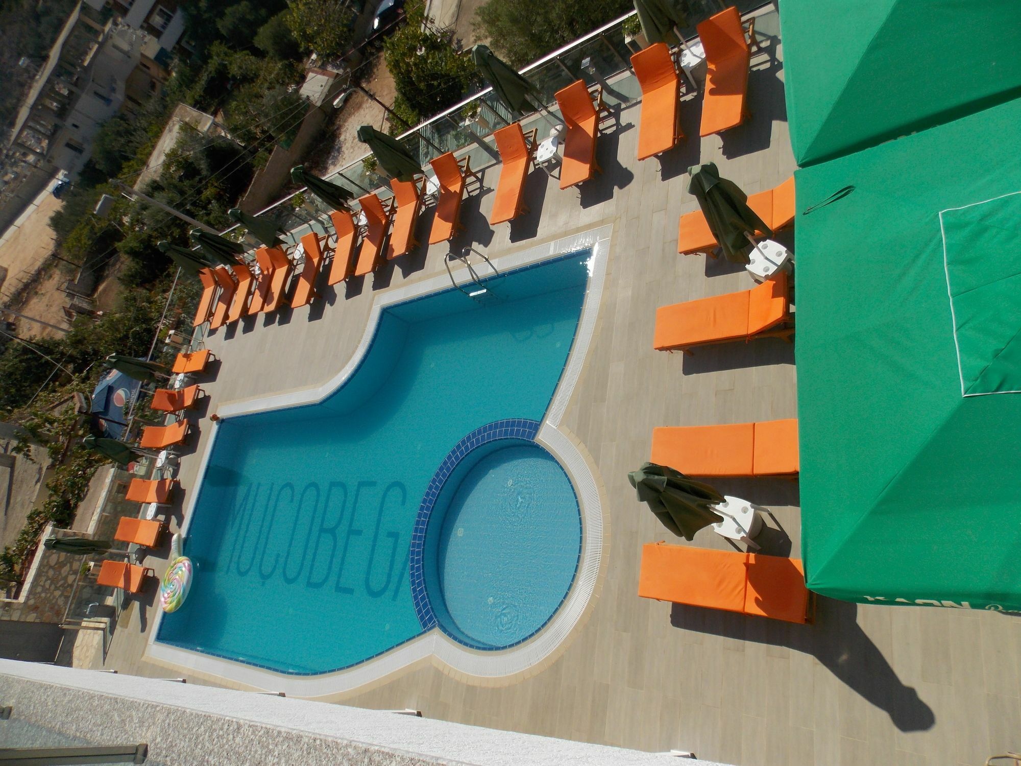 Mucobega Hotel 2 Sarandë Buitenkant foto